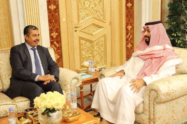 لقاء يجمع ولي ولي العهد السعودي بمستشار الرئيس اليمني خالد بحاح لقاء يجمع ولي ولي العهد السعودي بمستشار الرئيس اليمني خالد بحاح