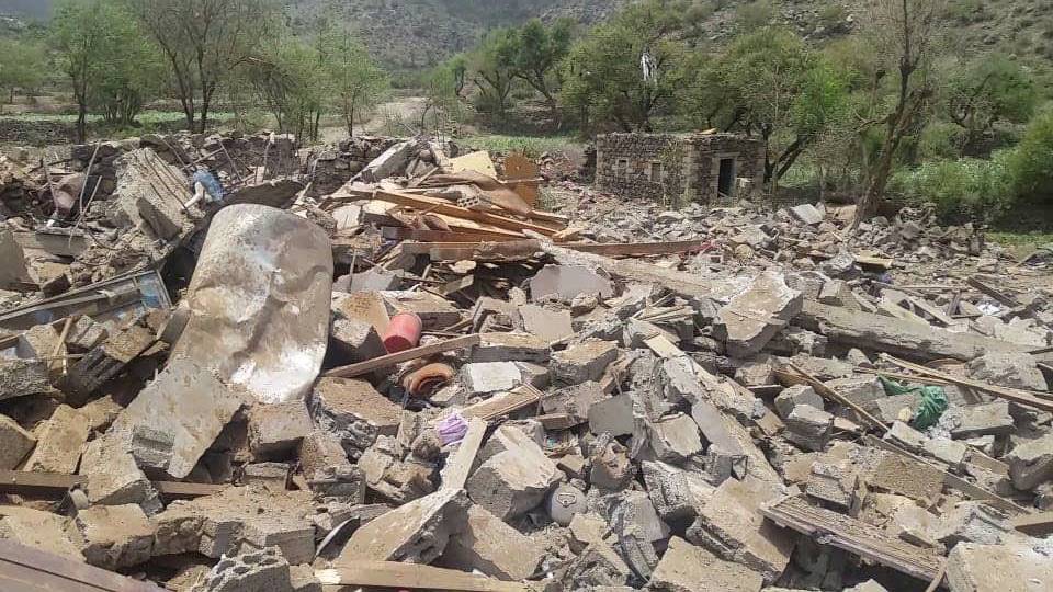 الحوثيون يفجرون منزلاً في إب عقب محاولتهم اختطاف شخصية اجتماعية الحوثيون يفجرون منزلاً في إب عقب محاولتهم اختطاف شخصية اجتماعية