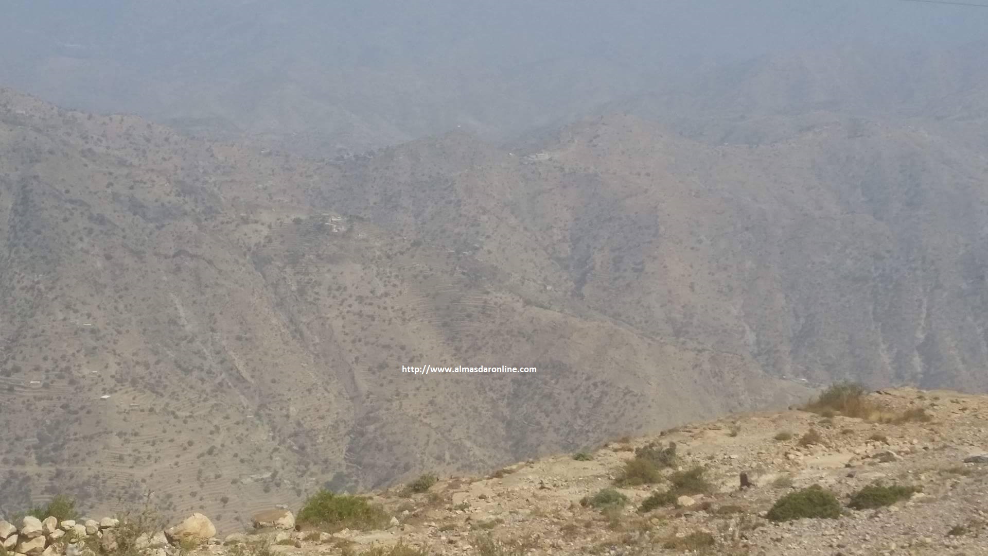 الحوثيون ينسحبون من المقاطرة إلى حيفان جنوب تعز ويجددون القصف على نقيل هيجة العبد الحوثيون ينسحبون من المقاطرة إلى حيفان جنوب تعز ويجددون القصف على نقيل هيجة العبد