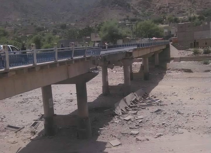 طيران التحالف يدمر جسوراً في محافظتي المحويت وحجة طيران التحالف يدمر جسوراً في محافظتي المحويت وحجة