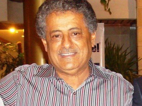 إدانة لتعرض أحد أشهر أطباء اليمن لمحاولة اغتيال على يد مسلحين إدانة لتعرض أحد أشهر أطباء اليمن لمحاولة اغتيال على يد مسلحين