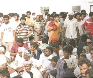 الحكومة السعودية ترفض مطالب 300 رجل أعمال بتمديد مهلة تصحيح «العمالة» وتبرر: القرار ليس بيدنا