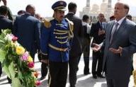 الرئيس يضع أكليل من الزهور على ضحايا يوم 21 مايو ويجري لقاءً مع سفير فنلندا