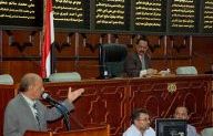 غياب «المشترك» يُثير جدلاً في البرلمان.. والراعي: ماناش فارح برئاسة المجلس.. والكرسي بجزمتي