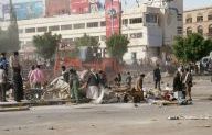 حملة لتنظيف ميدان التحرير بصنعاء بعد إخلاءها من أنصار النظام السابق