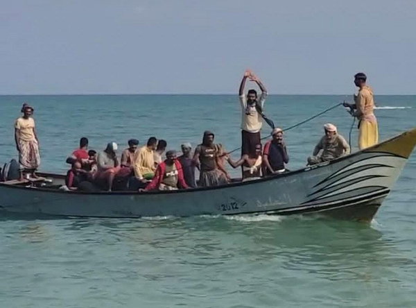 الخوخة تستقبل 15 صياداً بعد ثلاثة أشهر من الاحتجاز في إريتريا الخوخة تستقبل 15 صياداً بعد ثلاثة أشهر من الاحتجاز في إريتريا