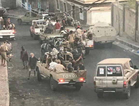 القوات الحكومية تلقي القبض على 3 مطلوبين أمنياً في تعز