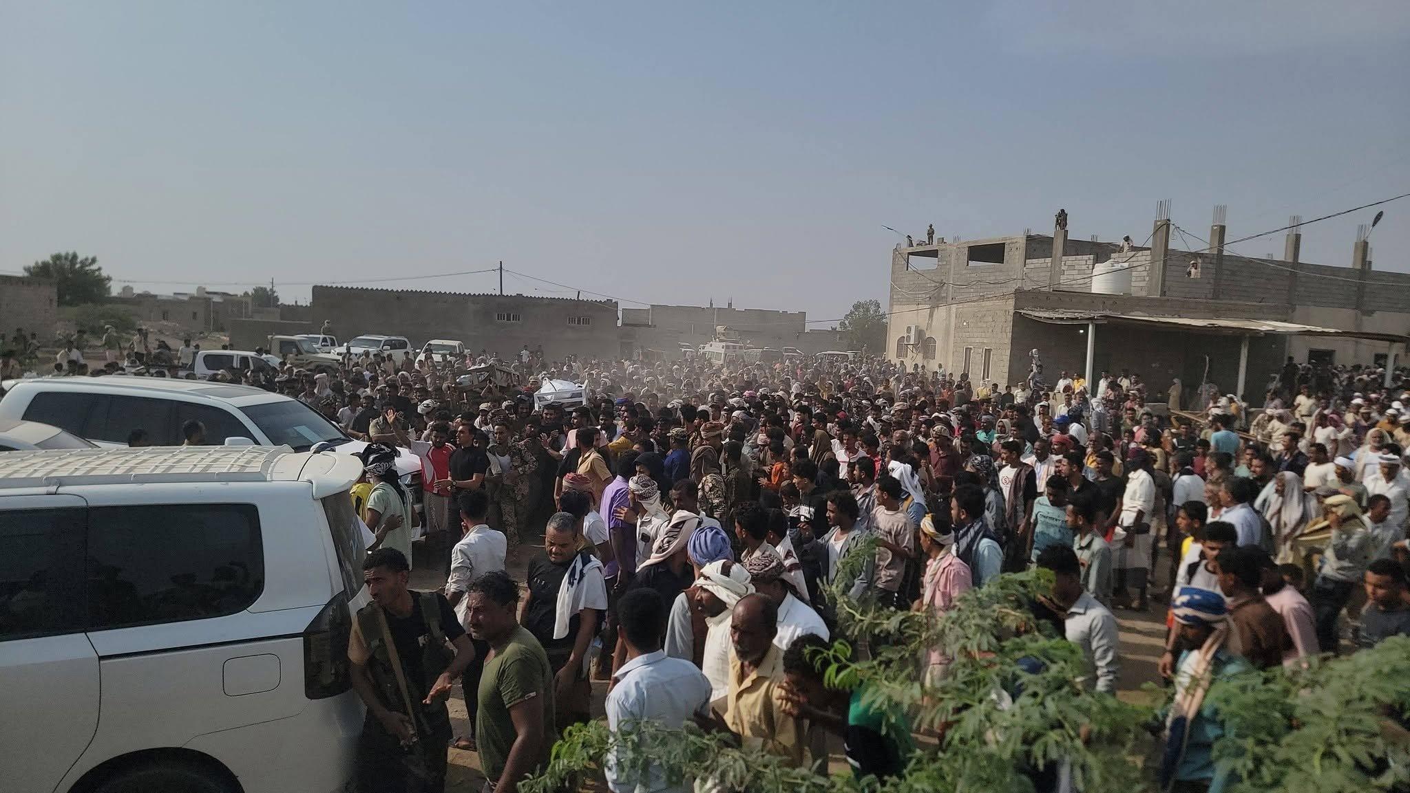 الخوخة تودع "الوحش".. تشييع مهيب لجثمان قائد الفرقة الأولى بالمقاومة الوطنية إلى مثواه الأخير الخوخة تودع "الوحش".. تشييع مهيب لجثمان قائد الفرقة الأولى بالمقاومة الوطنية إلى مثواه الأخير