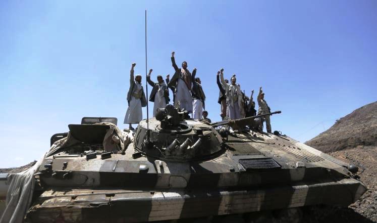 Houthi gunmen loot WFP aid trucks heading to al Baidha