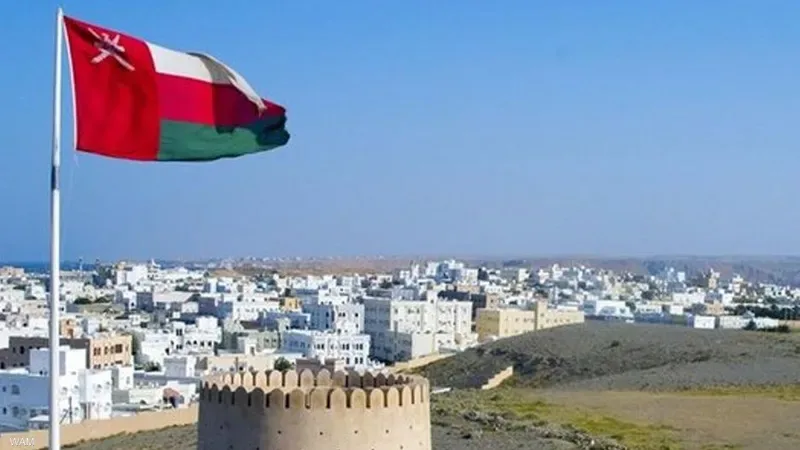 تزامناً مع التصعيد الحوثي.. سلطنة عُمان تقول إنها تنسق مع السعودية والأطراف اليمنية لاستئناف المسار السياسي