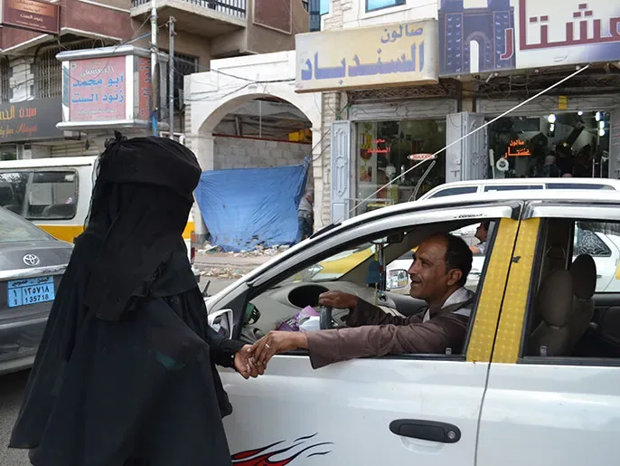 منع التسول أم استثمار في الجوع؟.. جباية حوثية جديدة ضد الفئات الأشد فقراً
