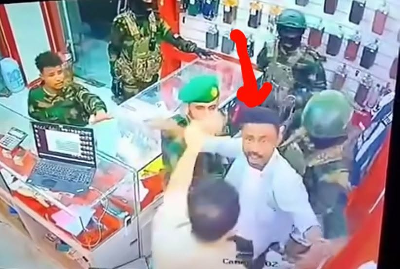 عدن.. قوة عسكرية تختطف صهر المخفي قسراً المقدم "علي عشال" وتقتاده إلى جهة مجهولة