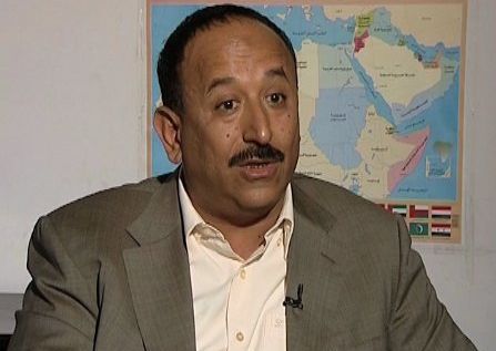 محافظ تعز يستأنف عمله في منصبه لأول مرة منذ تعيينه في يناير  من داخل المدينة