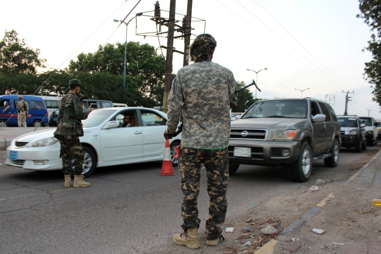 Civilians wounded in clashes between security forces inside Qat market in northern Aden