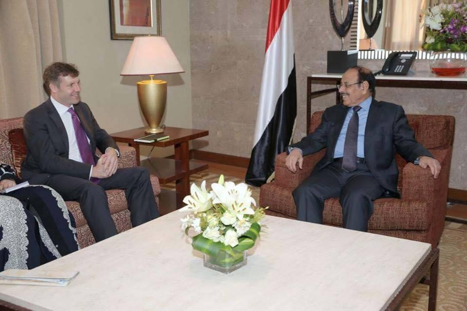  نائب الرئيس يطالب بريطانيا بالضغط على الحوثيين لتنفيذ القرارات الدولية 