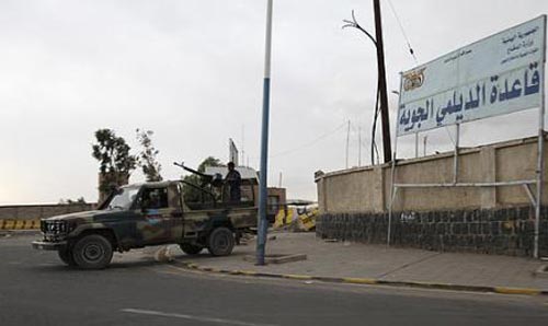 «المصدر أونلاين» ينشر التعيينات الجديدة في القوات الجوية بصنعاء والعند