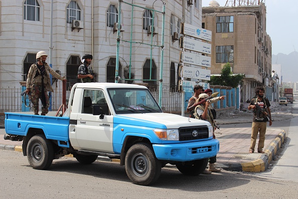 اشتباكات بين أفراد الأمن ومسلحين هاجموا مركز شرطة في عدن اشتباكات بين أفراد الأمن ومسلحين هاجموا مركز شرطة في عدن