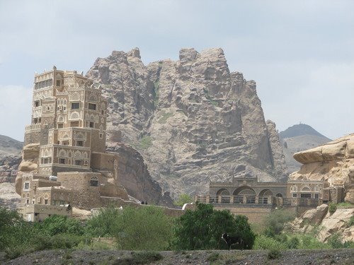 مصادر محلية تكشف أسباب المواجهات التي اندلعت في قرية القابل شمال غرب صنعاء