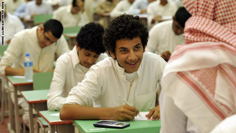مشايخ السعودية يغردون بنصائح للطلاب في اختبارات نهاية العام