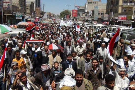 مسيرة حاشدة في محافظة ذمار إحتفالاً بأعياد الثورة اليمنية والمطالبة بتنفيذ مخرجات الحوار 