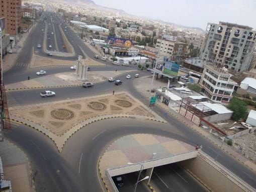 شهود: إصابة شخصين يحملان الجنسية الهندية بانفجار عبوة ناسفة في حي حدة جنوب صنعاء