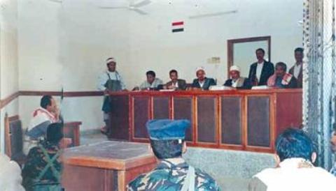 مسلحون حوثيون يقتحمون محكمة ونيابة في مدينة إب ويتدخلون في أعمال القضاء مسلحون حوثيون يقتحمون محكمة ونيابة في مدينة إب ويتدخلون في أعمال القضاء