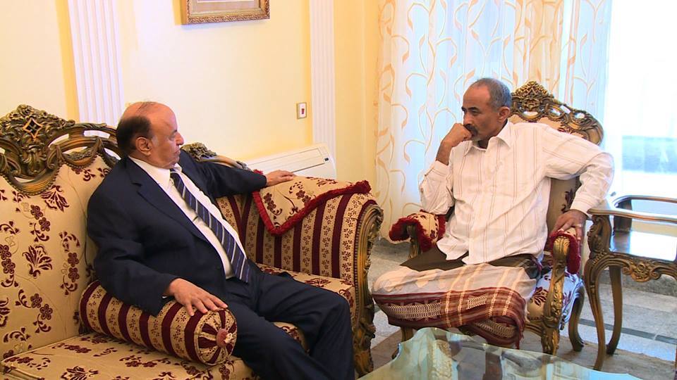 عدن..الرئيس هادي يلتقي بالصبيحي ومسؤولون يقولون إن اللقاء كان «إيجابياً»