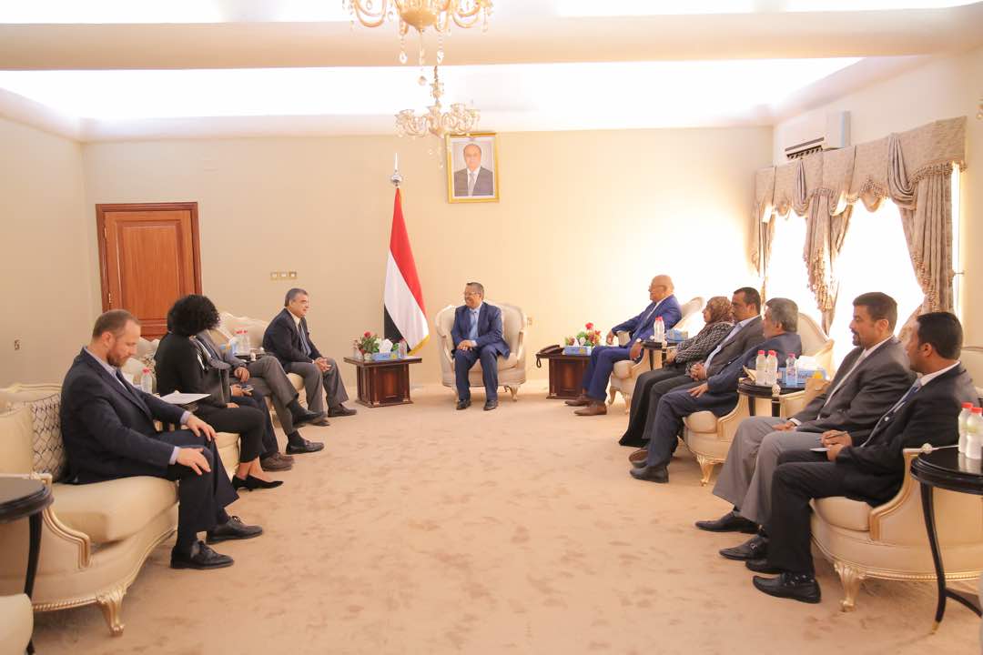 وفد أممي يزور اليمن والحكومة تطالب الأمم المتحدة الإفراج عن حساباتها المالية في الخارج وفد أممي يزور اليمن والحكومة تطالب الأمم المتحدة الإفراج عن حساباتها المالية في الخارج