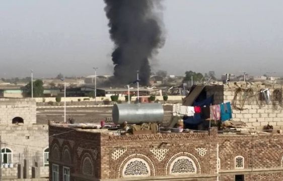شهود: 12 غارة للتحالف تستهدف قاعدة «الديلمي» شمالي العاصمة صنعاء
