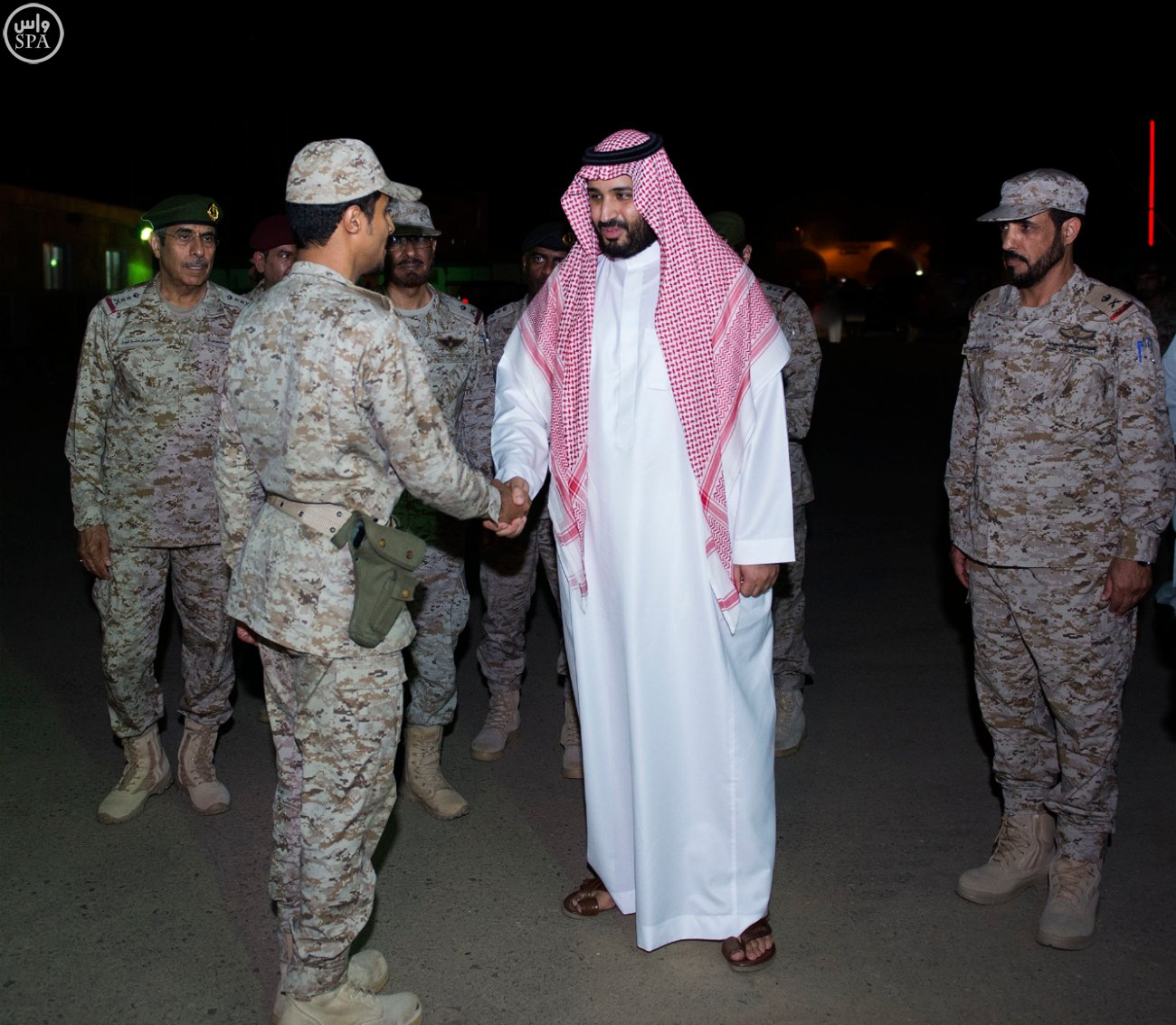 محمد بن سلمان .. ثلاثيني يدير أول حرب تقودها السعودية في اليمن