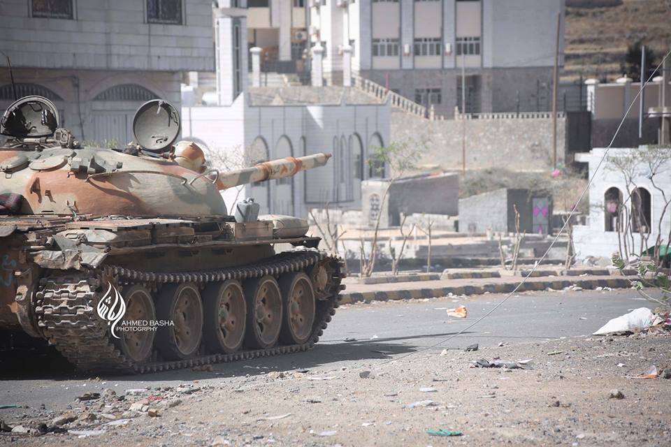 القوات الحكومية تحبط هجمات للحوثيين وقوات صالح على مواقع شرقي وغربي تعز