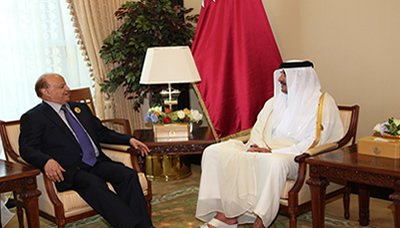 الرئيس هادي يلتقي أمير قطر والأخير يجدد دعم بلاده للمرحلة الانتقالية في اليمن