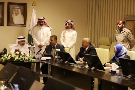 السعودية تقدم 3 مليار يمني للحكومة وبحاح يتحدث عن «تحالف تنموي  من أجل اليمن»