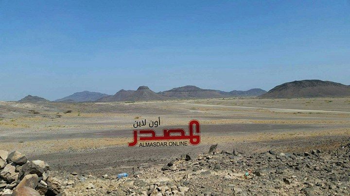 هجوم واسع للقوات الحكومية شرق ذوباب غرب تعز وغارات للتحالف على مواقع في المخا