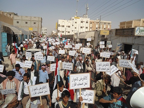 مسيرة لأنصار الحراك بشبوة في يوم الأسير الجنوبي 