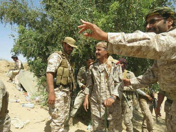 قائد المنطقة الثالثة يزور القوات الحكومية في محافظة شبوة