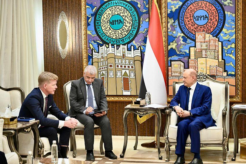 رئيس مجلس القيادة: السلام المستدام يتطلب استعادة الدولة لا تقاسم السلطة مع مليشيا موالية لإيران