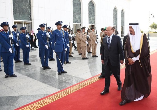 الرئيس اليمني يصل مدينة جدة في زيارة مفاجئة ويلتقي ولي العهد السعودي الرئيس اليمني يصل مدينة جدة في زيارة مفاجئة ويلتقي ولي العهد السعودي