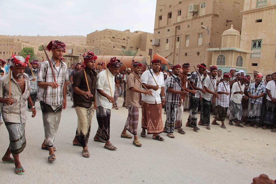"دمون" تريم تختتم مهرجان الحياة السادس بزفاف 102 عريسا وعروس