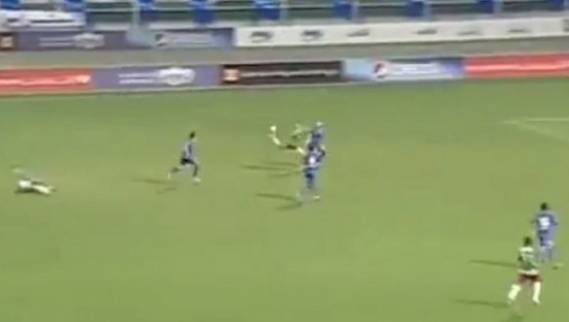 لاعب سوري يسجل هدف للتاريخ وصحف: قد يكون الافضل في العالم 