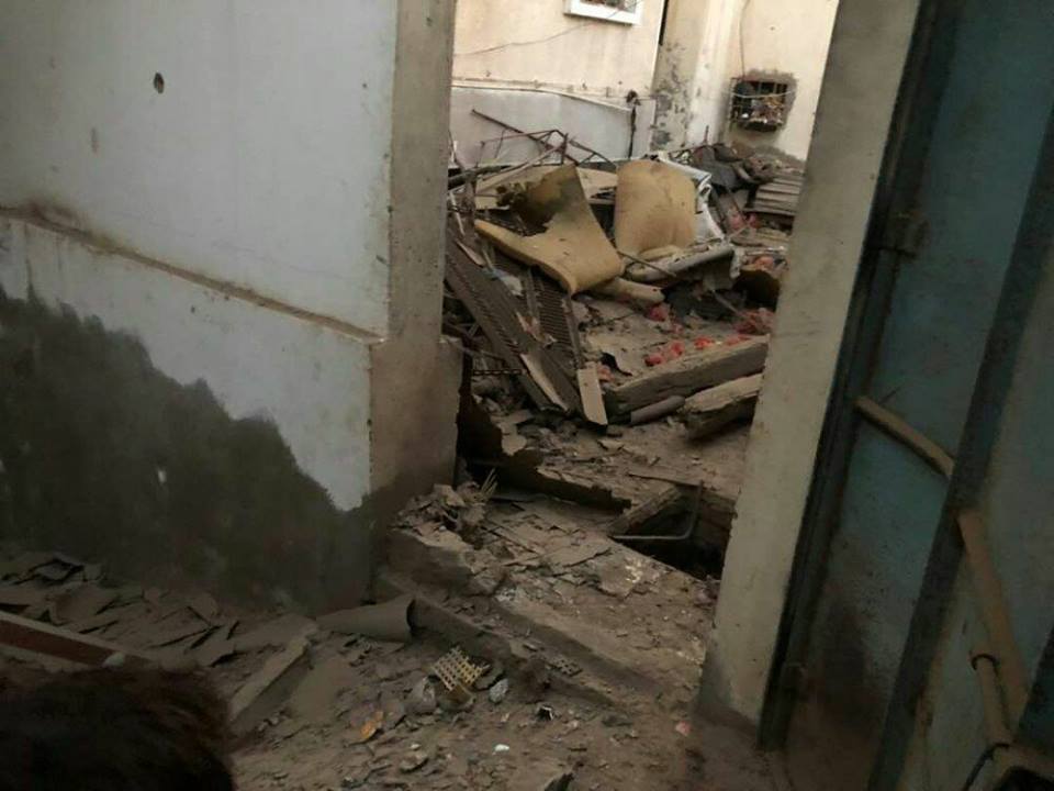 مسلحون مجهولون يفجرون عبوة ناسفة في مقر لحزب الإصلاح في مدينة عدن