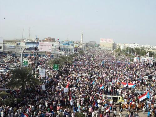 الحراك الجنوبي اليمني يغلق شوارع عدن تنفيذاً لدعوة العصيان