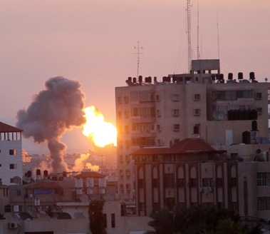 صواريخ المقاومة الفلسطينية تصل القدس لأول مرة 