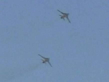 مقتل عشرات في غارة جوية على مخبز بوسط سوريا 