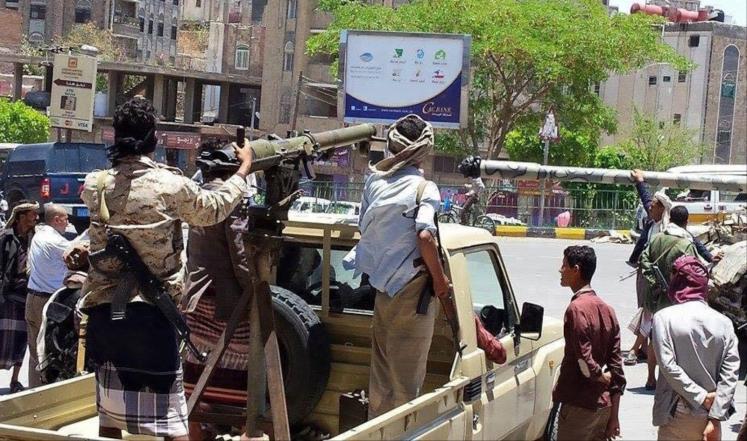 هادي يوجه بضم 18 ألف من عناصر مقاومة تعز لقوات الجيش والأمن الحكومية