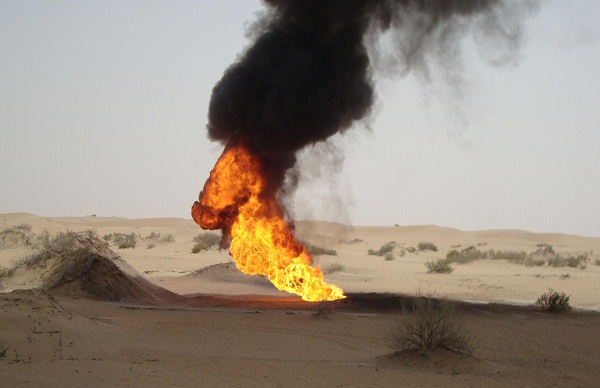 تفجير أنبوب فرعي للنفط في مارب والشرطة تتهم "الضمن" بإطلاق النار عليه