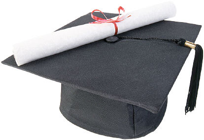 الباحث «باسدس» يحصل على الدكتوراه من جامعة القاضي عياض بالمغرب