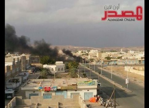 قتلى في مواجهات بين الجيش ومسلحين هاجموا معسكراً شرق اليمن