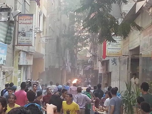 الشرطة المصرية تطلق أعيرة حية على متظاهرين قرب ميدان التحرير بالقاهرة وأنباء عن قتلى وجرحى