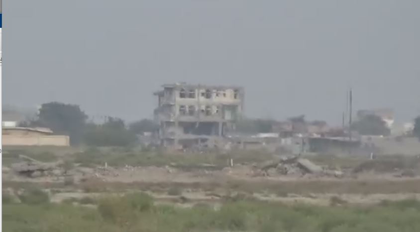 القوات الحكومية تُعلن عن مقتل 28 حوثياً بقصف جوي ومدفعي في محافظة حجة